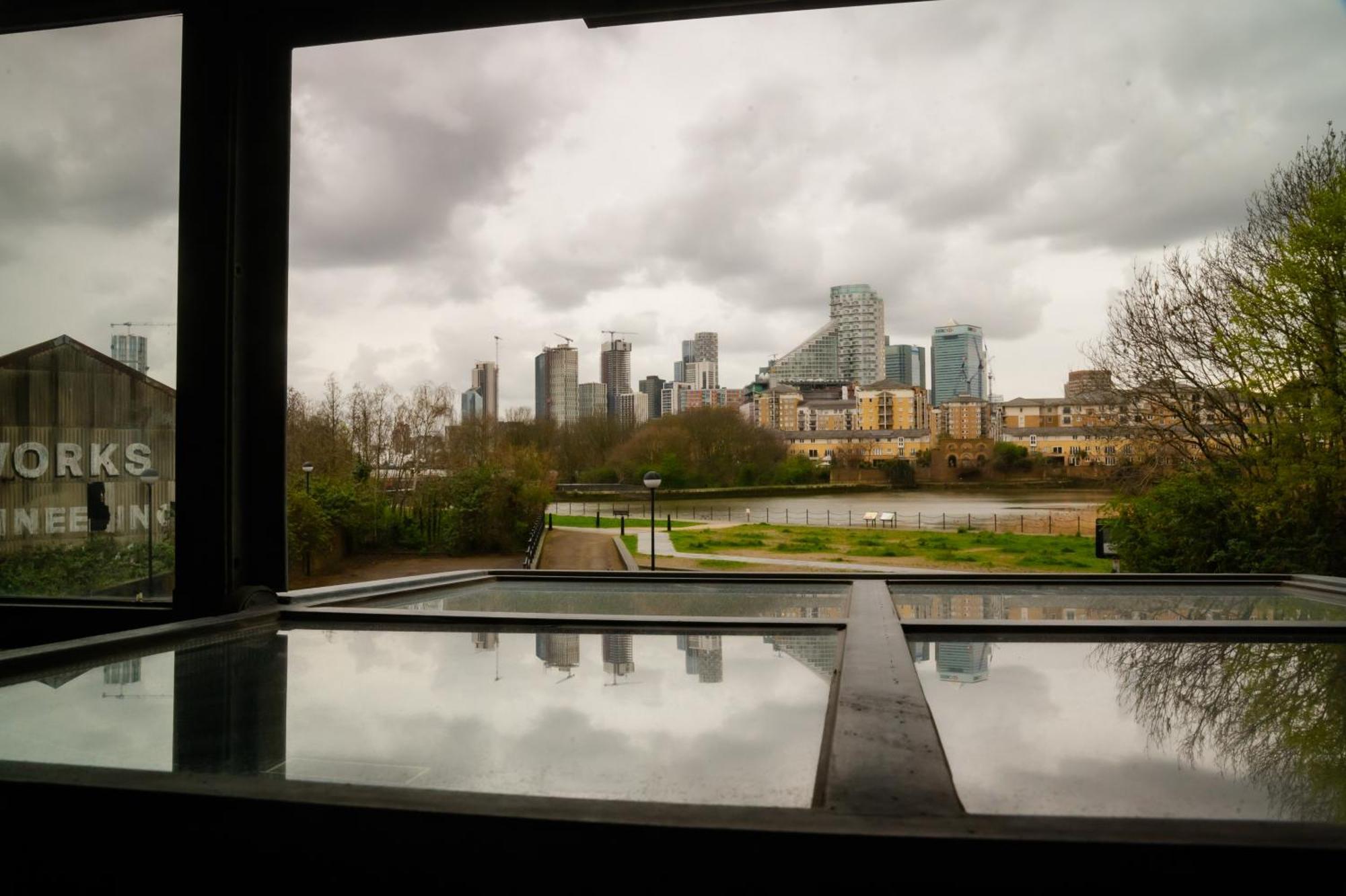 Loft Style Apartment Near O2, Abba Voyage, Excel London Bagian luar foto